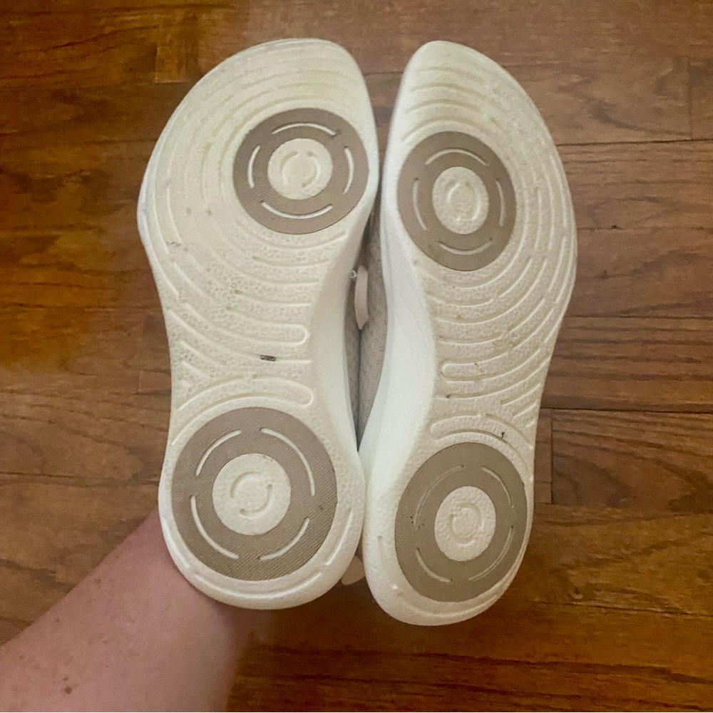 Allbirds SuperLight Tree Runners Beige Knit Sneakers - Picture 6 of 7